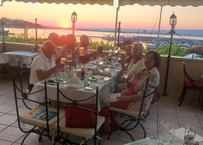 斯坦科夫酒店 3* 内塞伯尔