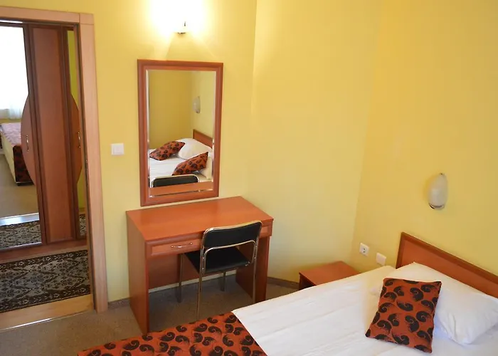 斯坦科夫酒店 3* 内塞伯尔